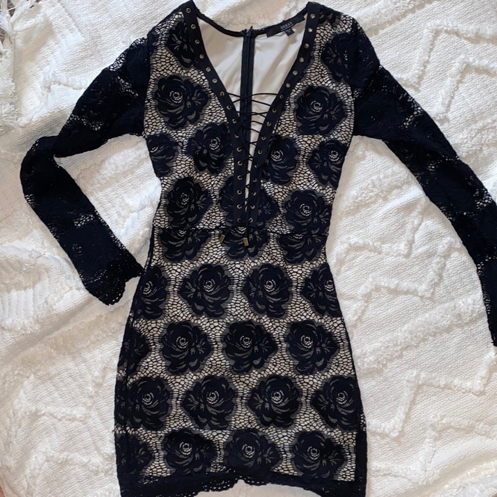 GUESS Lace Dress With Nude Lining - size M